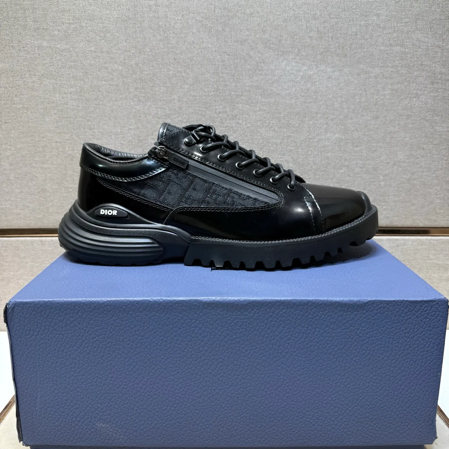 ⬛️Men's shoes 💰p560 [Dior~] Men's casual shoes 2025z cabinet sales simultaneously 🔶Size: 39-44 #️⃣ 🔷2 colors🔜The upper is made of multi-material splicing➕Genuine leather lining, comfortable and breathable, sole: original comfortable and wear-resistant outsole, ⚠️Real shot📱Photographed🎬The real thing is better📢📢📢